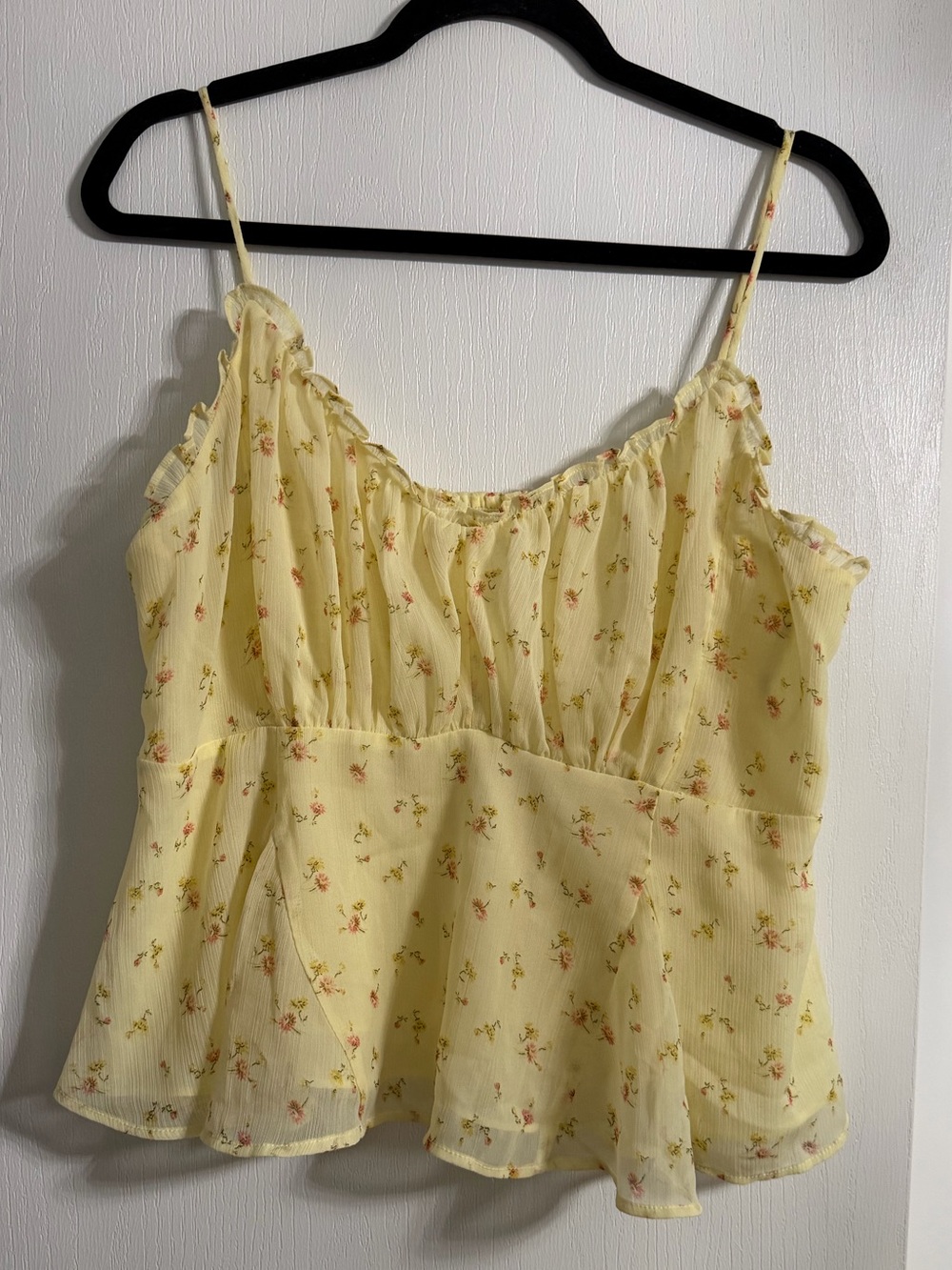 American Eagle floral cropped flowy tank top